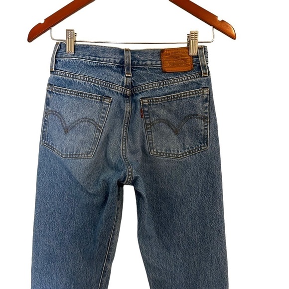 Levi's Wedgie Fit Women's Cut Off Ankle Jeans - Picture 9 of 15